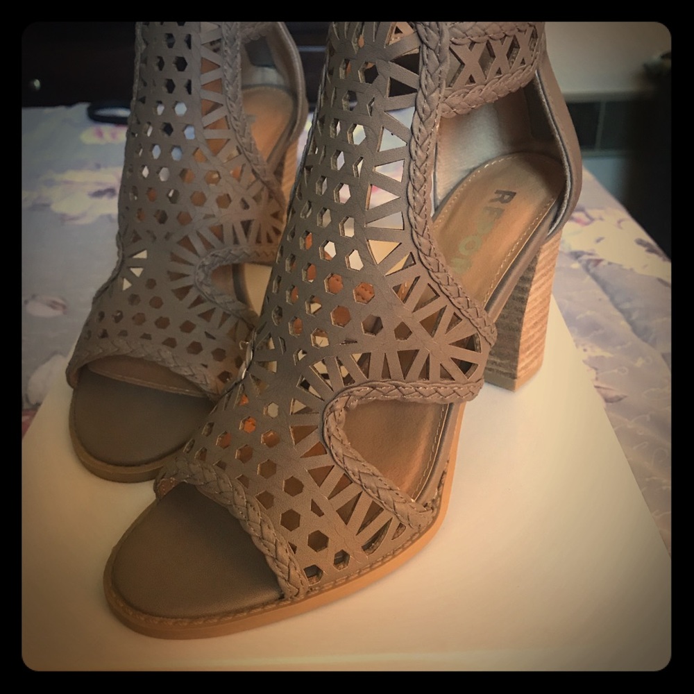 Report heels
